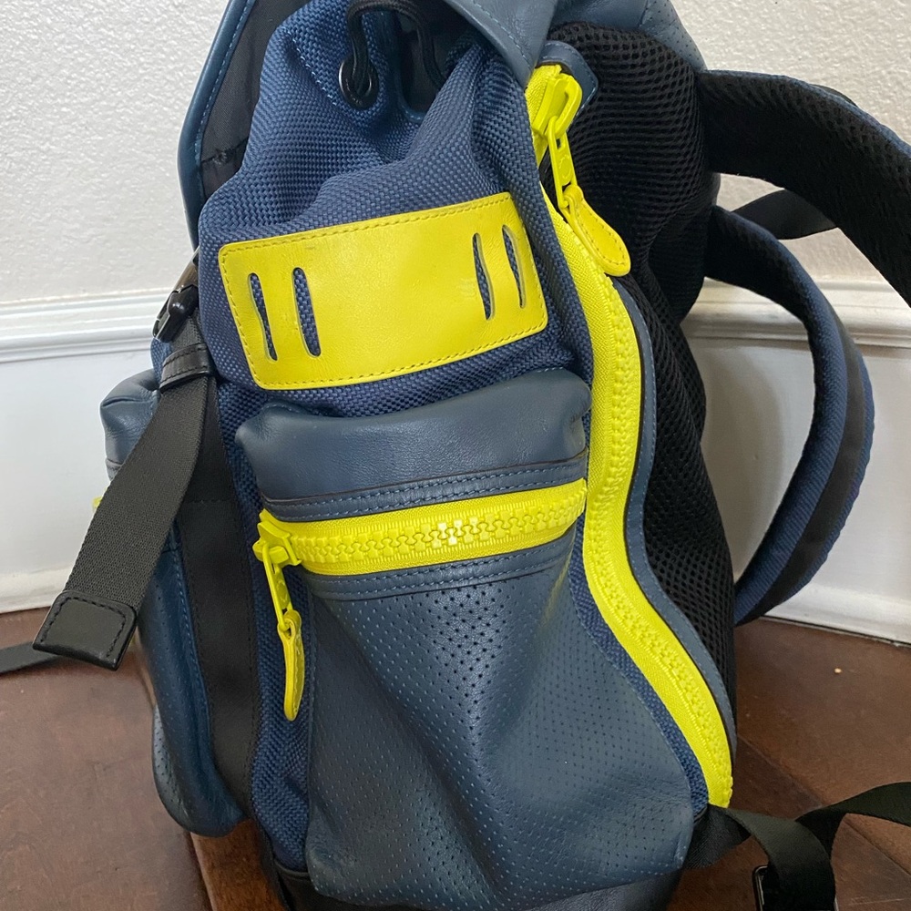 Coach Terrain Trek Travel Backpack Perforated Dark Blue Bright Yellow Accents - Picture 7 of 10